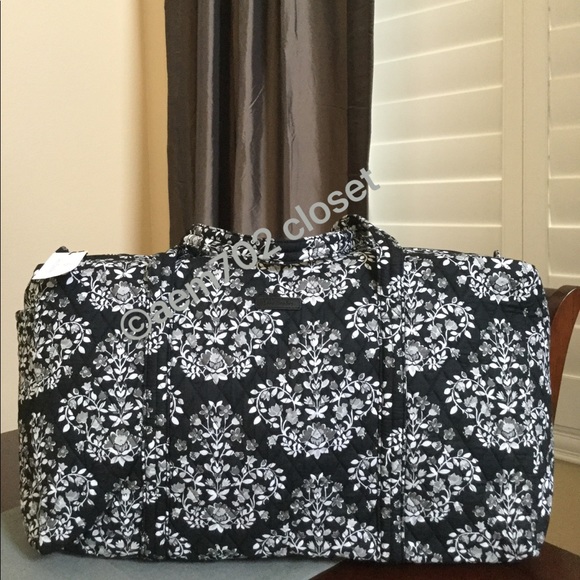 Vera Bradley Handbags - NWT VERA BRADLEY LARGE DUFFEL